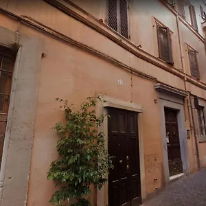 Entire Building With 4 Near The Colosseum Rome