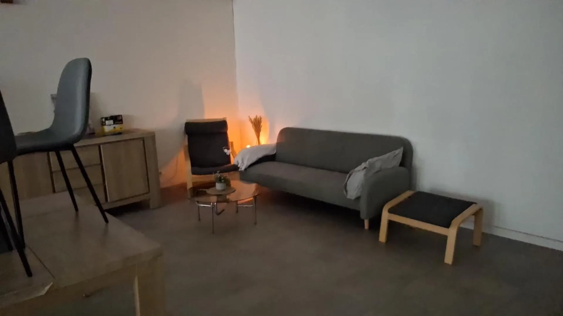 Homestay Le Caillou Blanc Apartment Charleroi